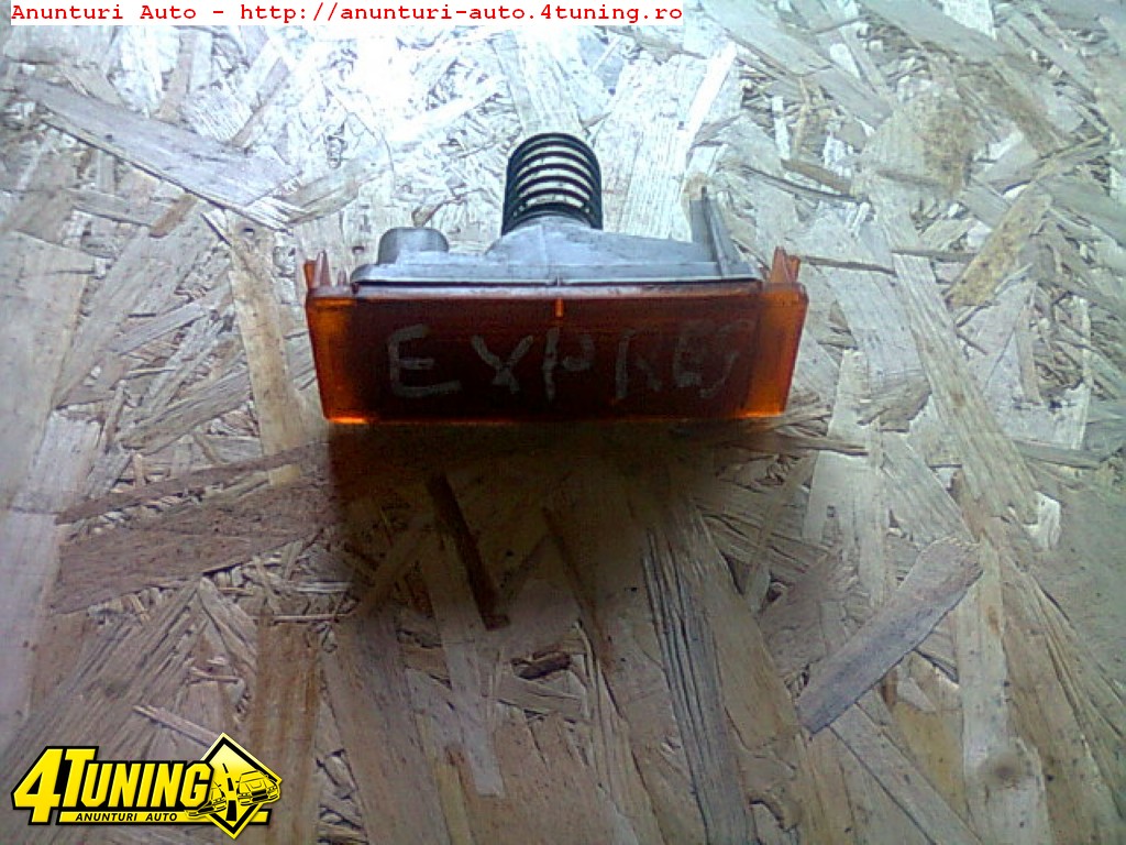 Semnal Renault Express
