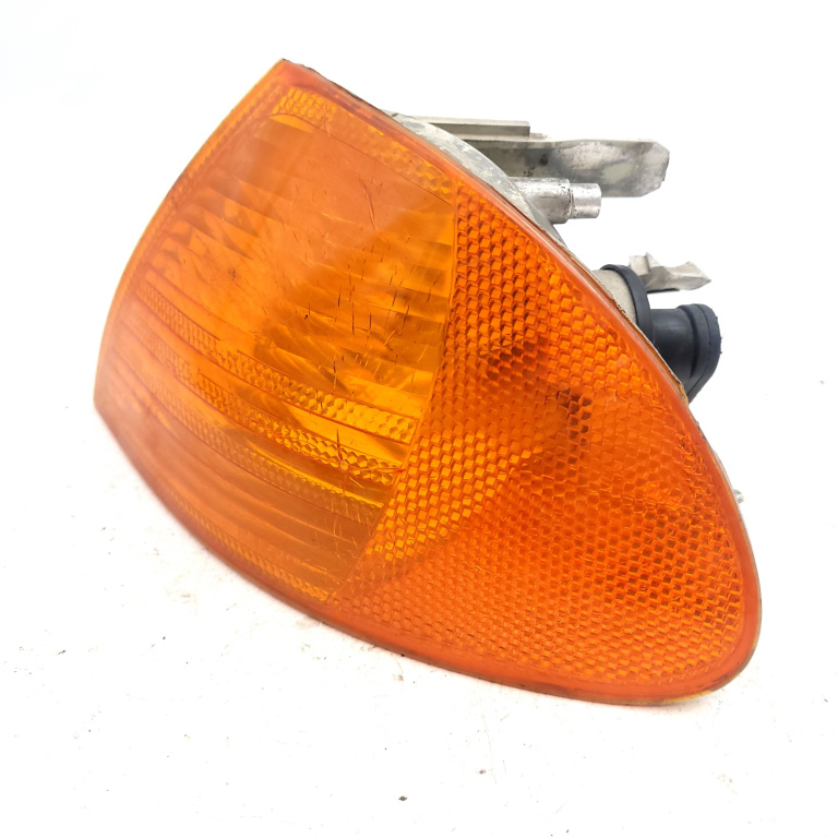 Semnalizare De Langa Far Bmw 3 (E46) 1998-2007 Stanga 0311328001, 0 311 328 001, 1315106140, 1 315 106 140 Bosch