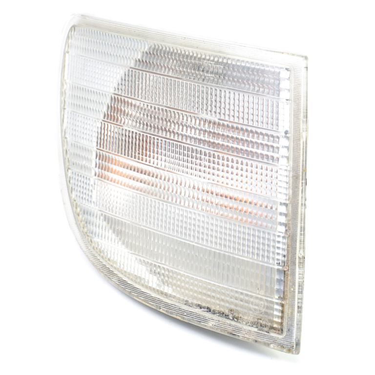 Semnalizare De Langa Far Mercedes-Benz Vito / V-Class (W638) 1996-2003 112 Cdi 2.2 (638.094) Om 611.980 Motorina Dreapta A6388200921, A 638 820 09 21, 638 820 09 21, 6388200921