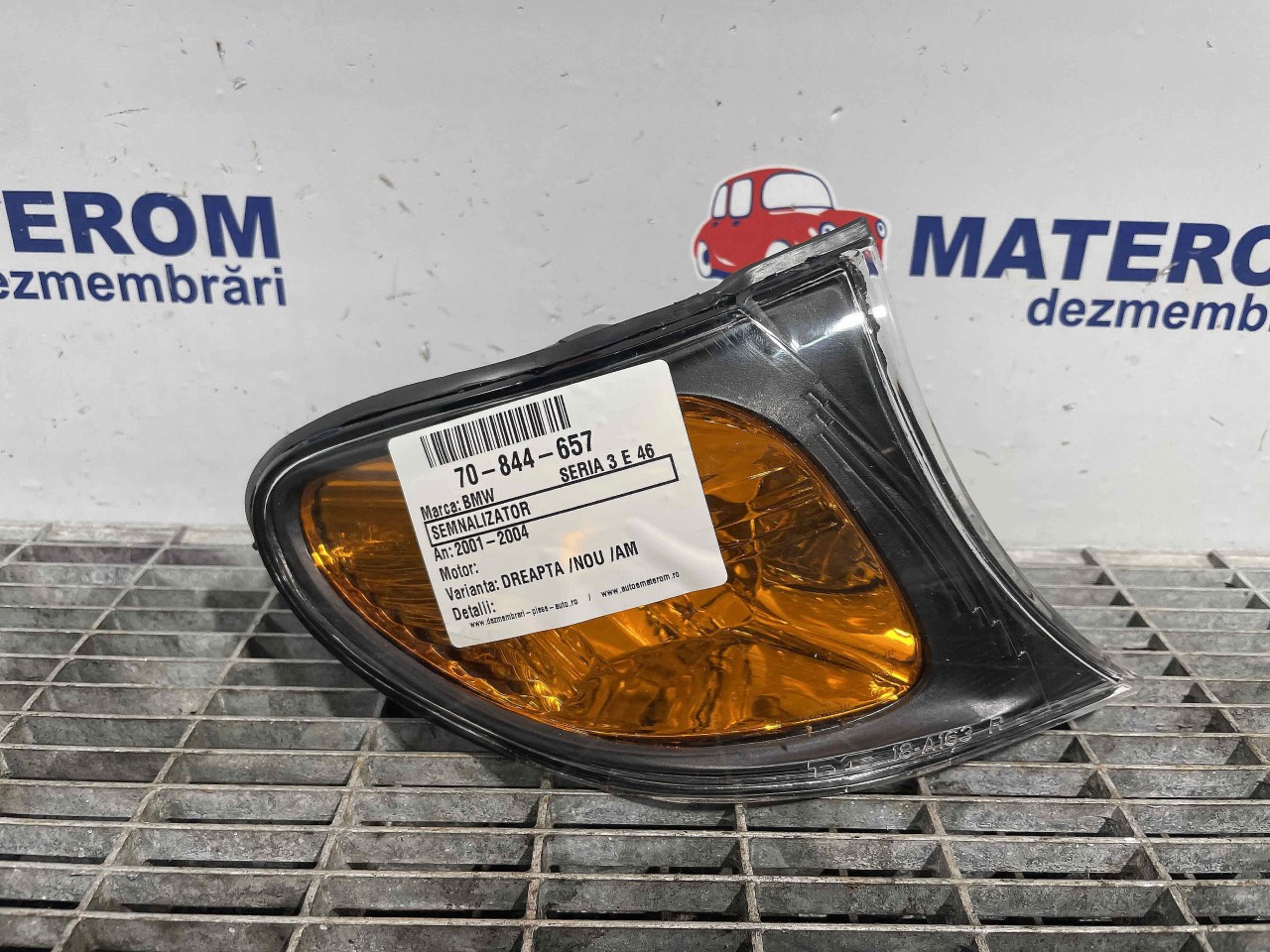 SEMNALIZATOR BMW SERIA 3 E 46 - - (2001 2004)