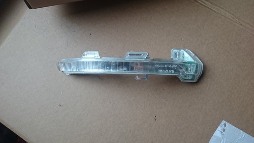 Semnalizator oglinda dreapta VW Passat B8 (2014-2018) cod 3G0949102