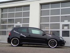 Senner Tuning readuce la viata apetisantul VW Golf R32