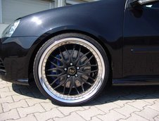 Senner Tuning readuce la viata apetisantul VW Golf R32