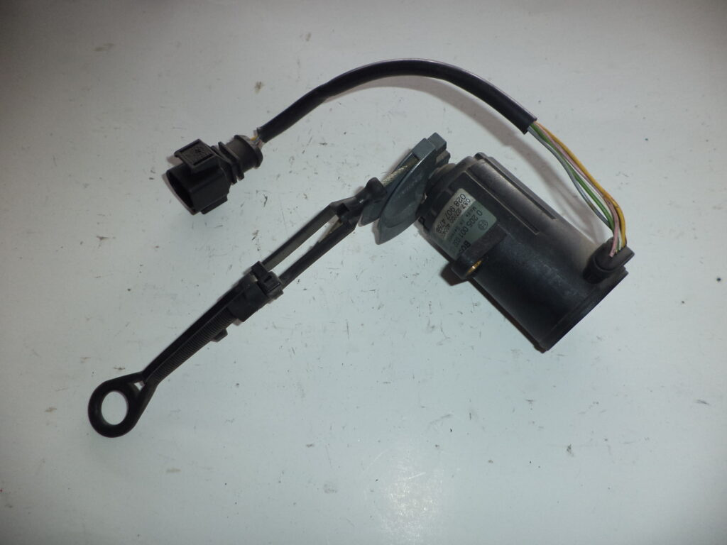 Senzor acceleratie AUDI A4 0 205 001 040 / 0205001040 / 028907475B0 205 001 040 / 0205001040 / 028907475B