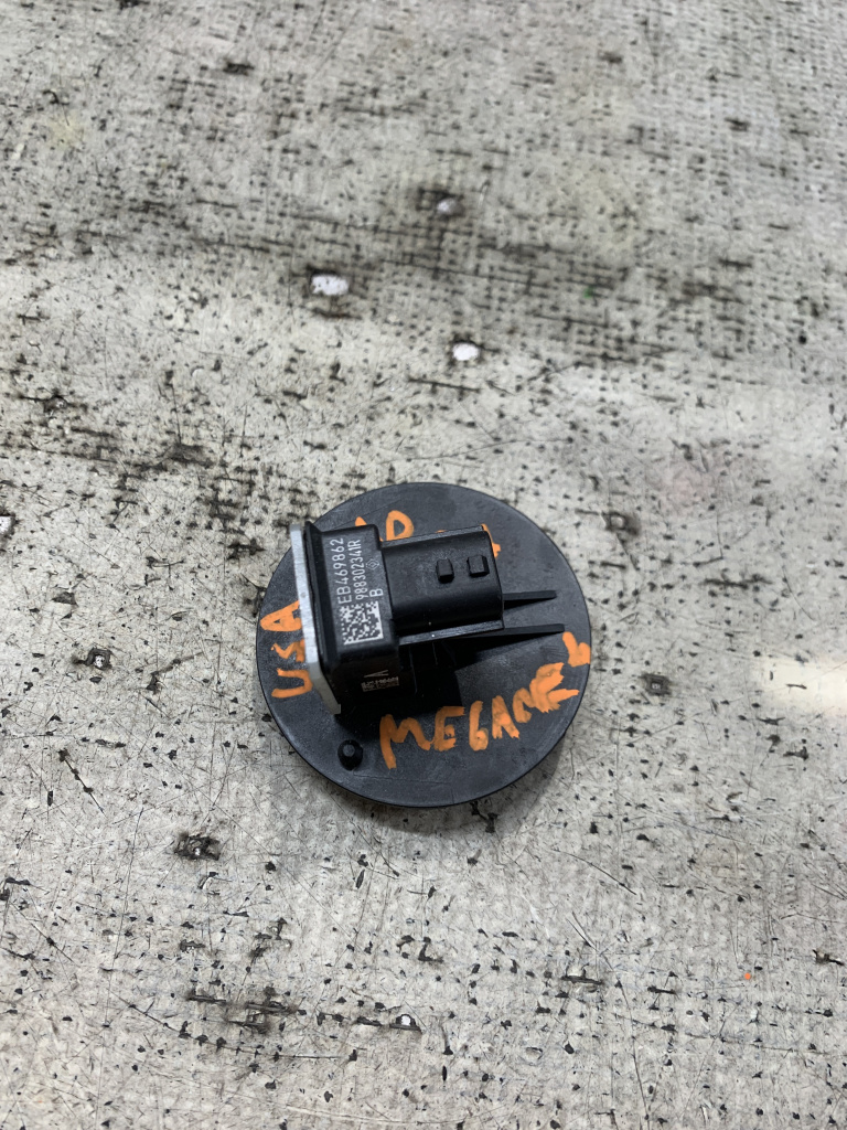 Senzor airbag usa dreapta fata Renault Megane 4 - Motorina 2016, 988302341R
