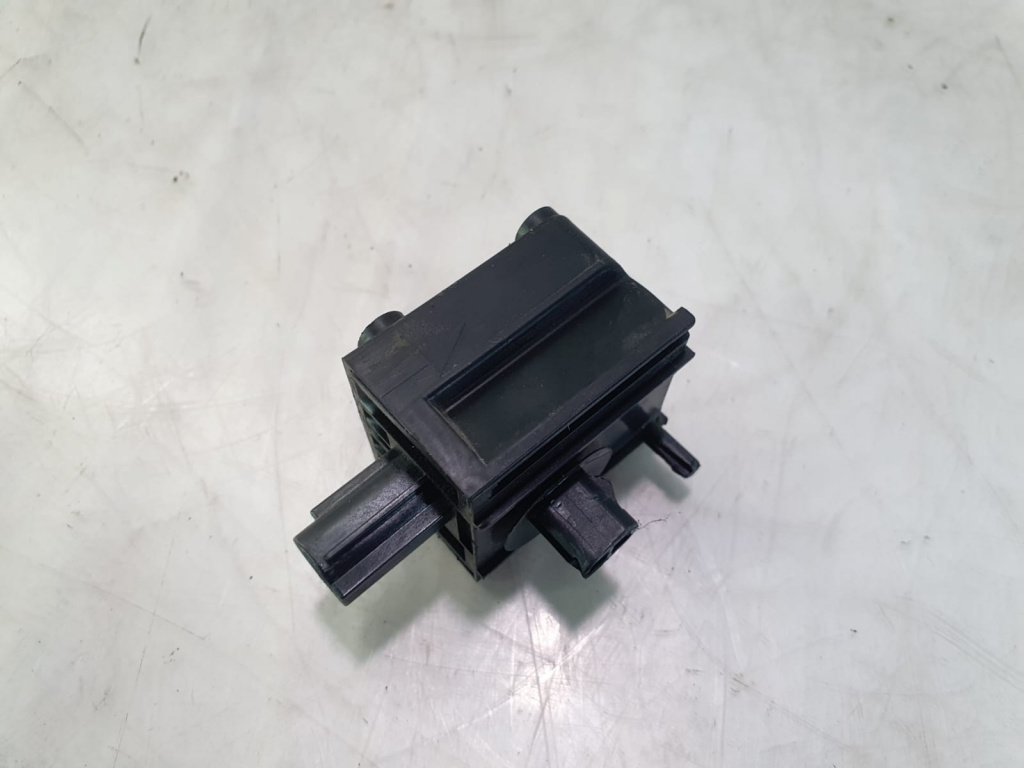 Senzor alarma kd45676b1 Mazda 3 BM [2013 - 2016] 2.0 benzina