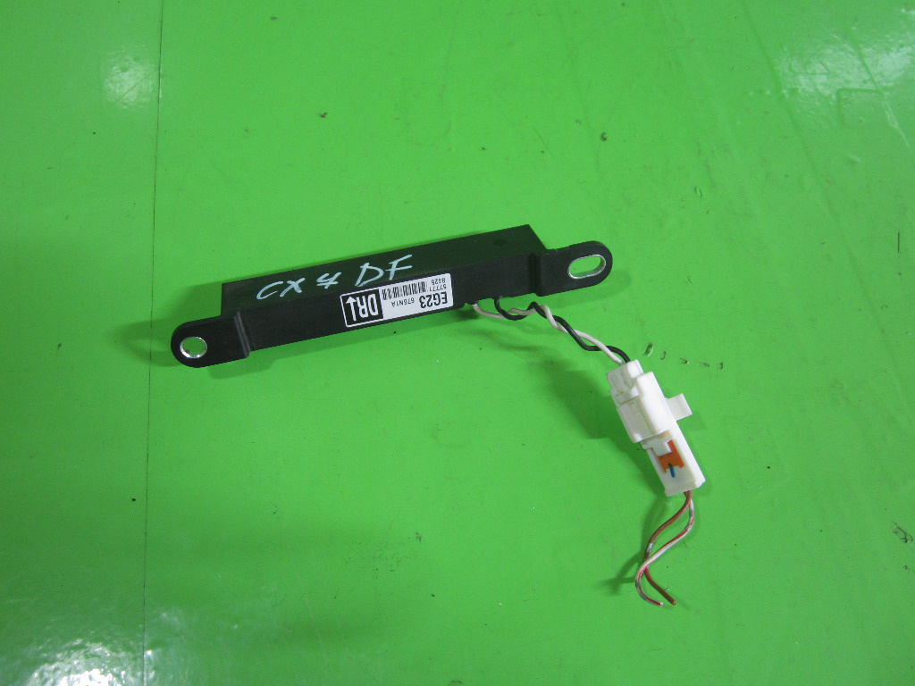 SENZOR / AMPLIFICATOR ANTENA DREAPTA FATA MAZDA CX-7 4x4 FAB. 2006 - 2016 ⭐⭐⭐⭐⭐