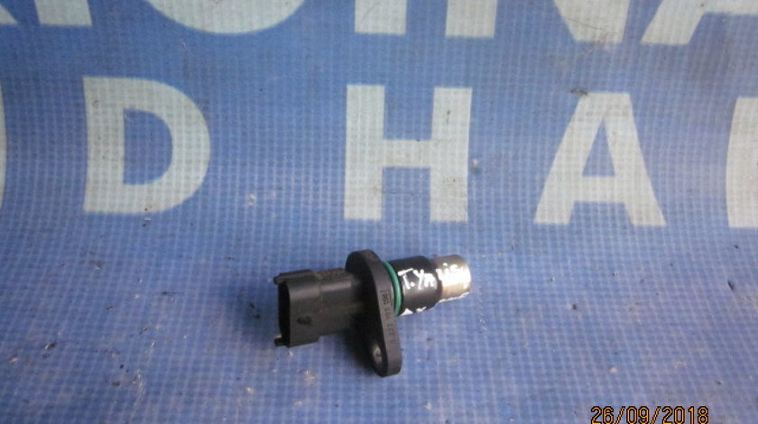 Senzor ax cu came Toyota Yaris 1.0i; 0232103036