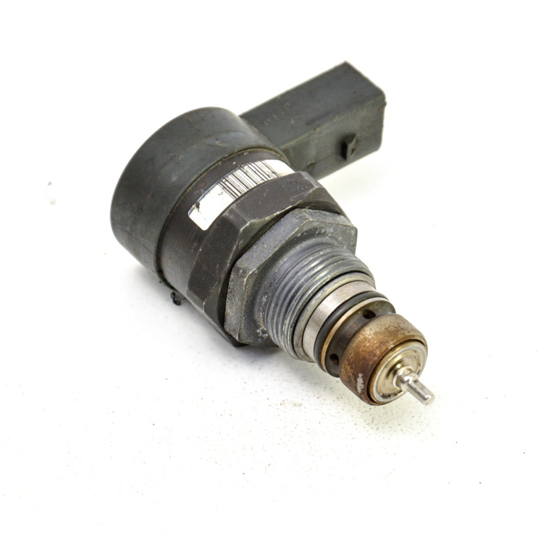 Senzor Bmw 7 (E65, E66, E67) 2001-2008 Regulator Presiune Combustibil 0281002481, 0 281 002 481