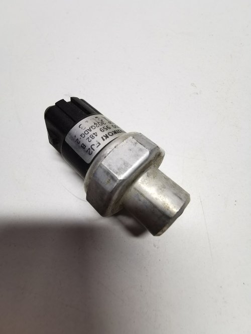 Senzor clima VW Passat B6 Golf 5 Touran Jetta 8D0959482B senzor presiune a freon