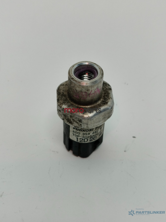 Senzor de presiune aer conditionat (AC) VOLKSWAGEN PASSAT 3B3 2000 - 2005 VAG