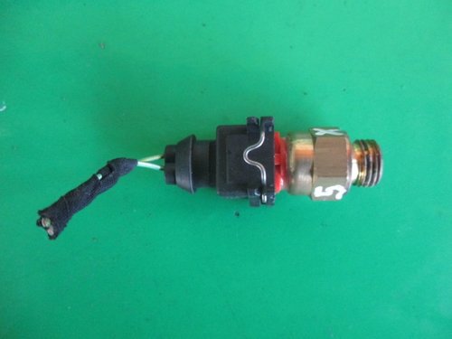 SENZOR DE TEMPERATURA COD 1741900 BMW X5 E53 3.0 DIESEL 135KW 184CP FAB. 2000 - 2006 ⭐⭐⭐⭐⭐