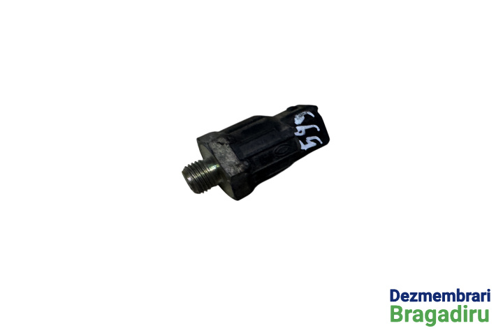 Senzor detonatie Cod: 7700732262 7700732262 Renault Megane [facelift] [1999 - 2003] Coupe 1.6 MT (107 hp)