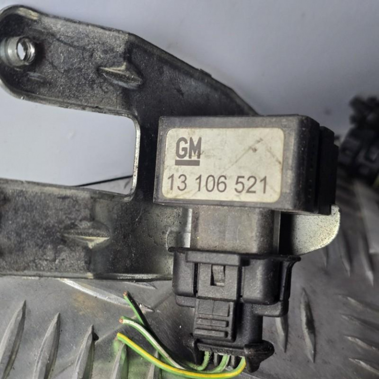 Senzor IDS Opel Astra H 2004-2009 13106521