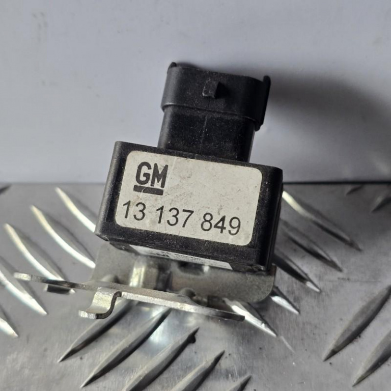 Senzor IDS Opel Astra H 2004-2009 13137849