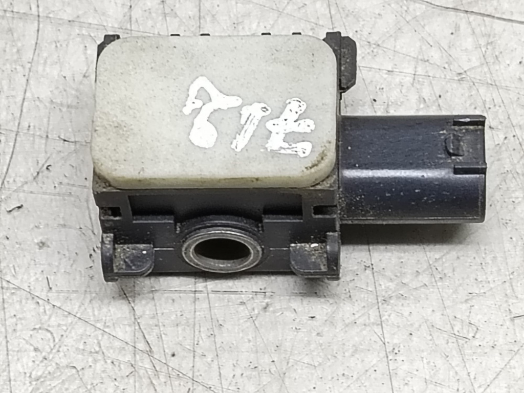 Senzor impact 0038202826 Mercedes-Benz ML W164 [2005 - 2008]