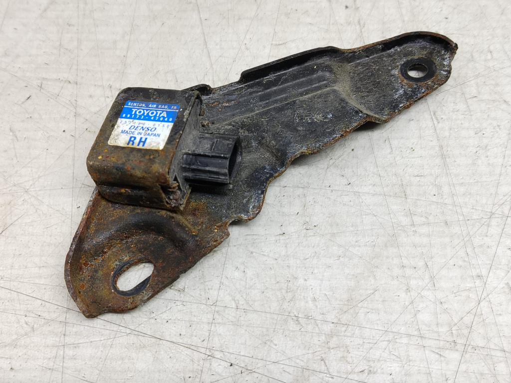 Senzor impact 89173-47040 Toyota Prius 2 [2003 - 2011] 1.5 hybrid 1NZ-FXE