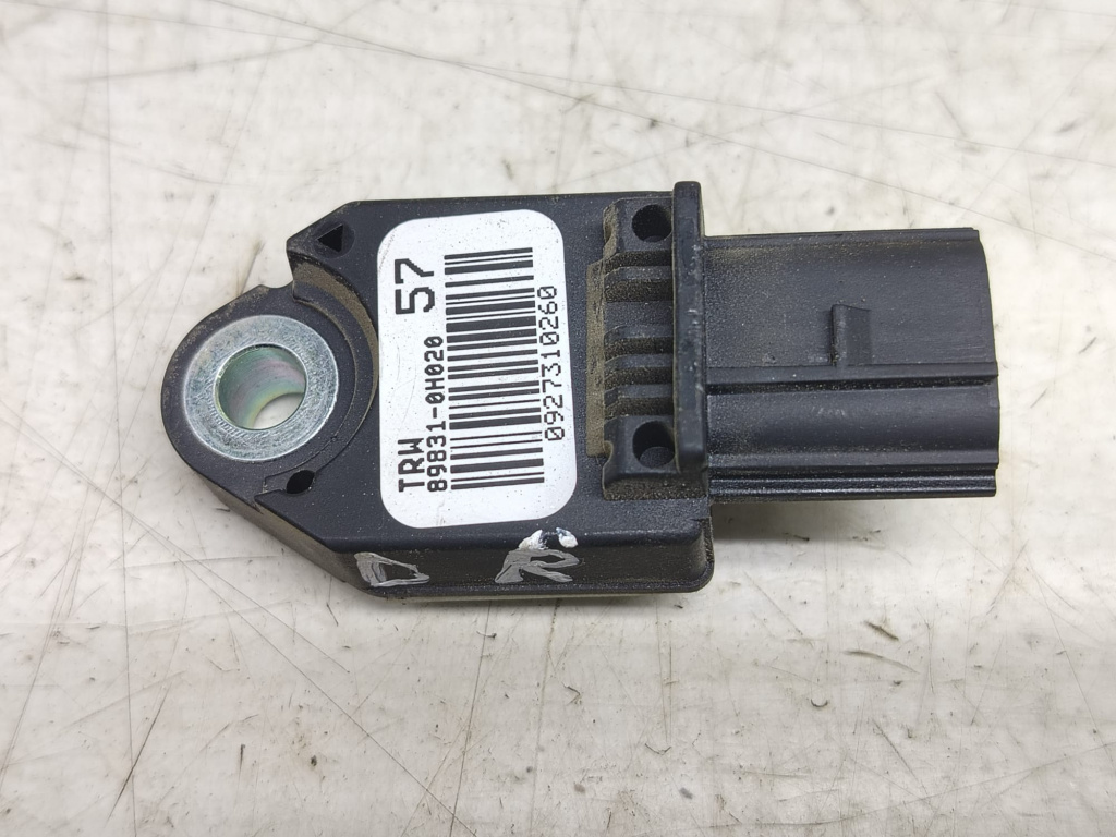 Senzor impact 898310h020 Toyota Aygo 2 [2014 - 2020] 1.0 benzina 1KRFE