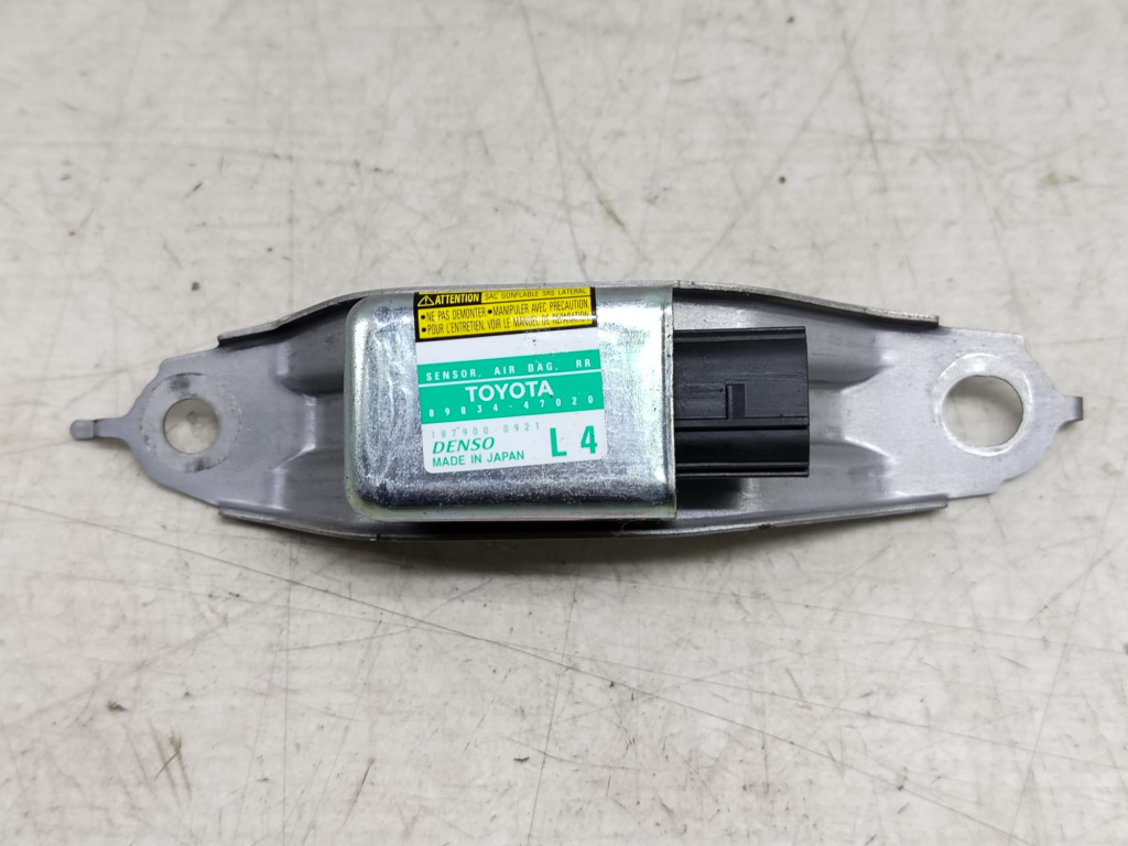 Senzor impact 89834-47020 Toyota Prius 2 [2003 - 2011] 1.5 hybrid 1NZ-FXE