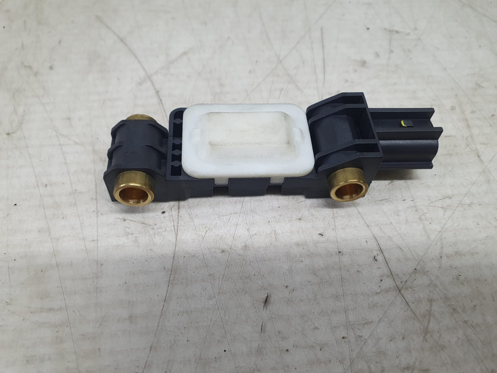 Senzor impact 8e0959643b Audi A4 B7 [2004 - 2008] 1.9 TDI BPW