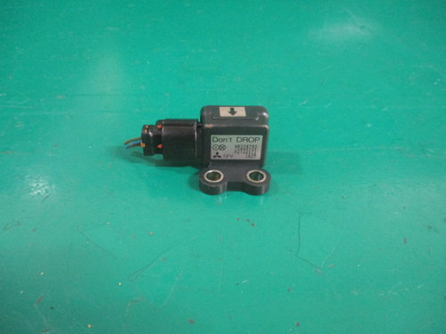 SENZOR IMPACT / AIRBAG COD MR228392 / X2T22171 MITSUBISHI PAJERO SHOGUN III FAB. 1999 – 2007 ⭐...
