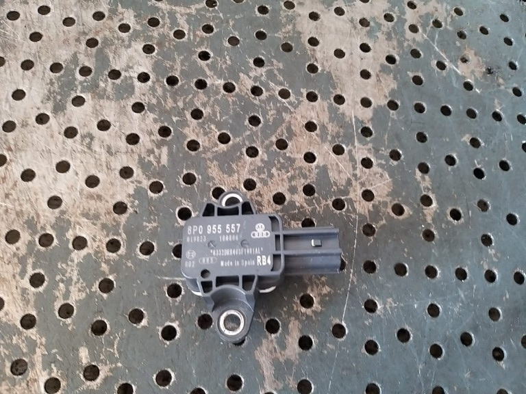 Senzor impact audi a3 8p 8p0955557