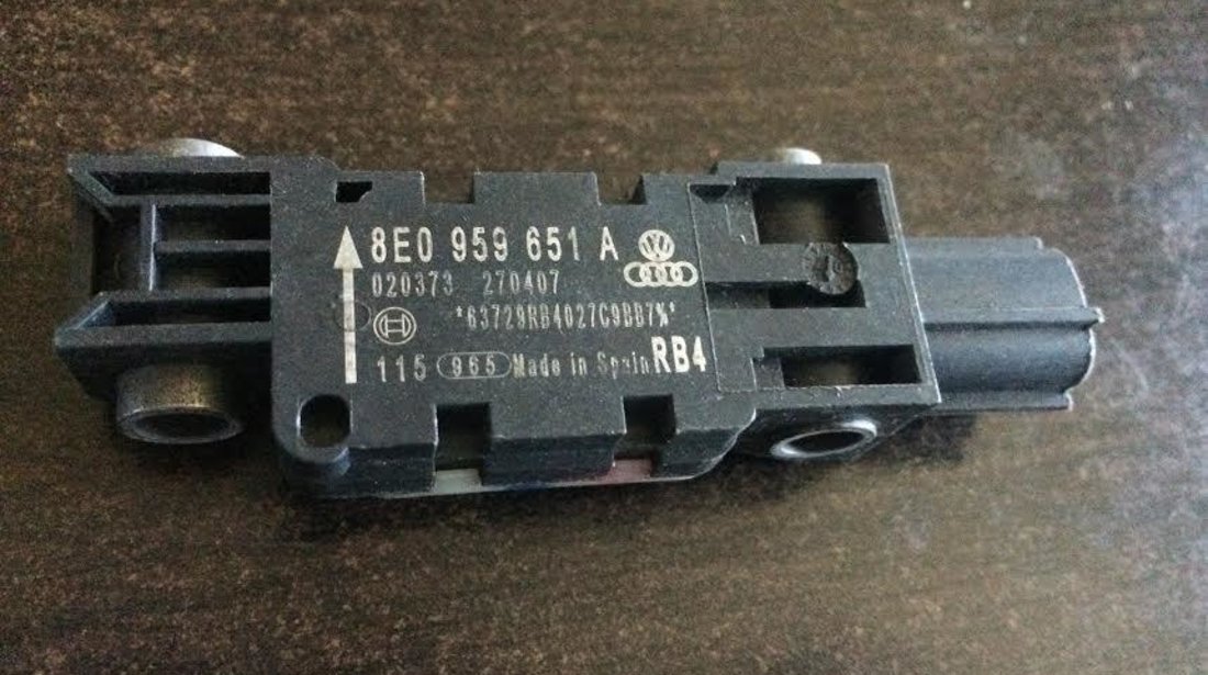 Senzor impact Audi A4 B7 8E0959651A