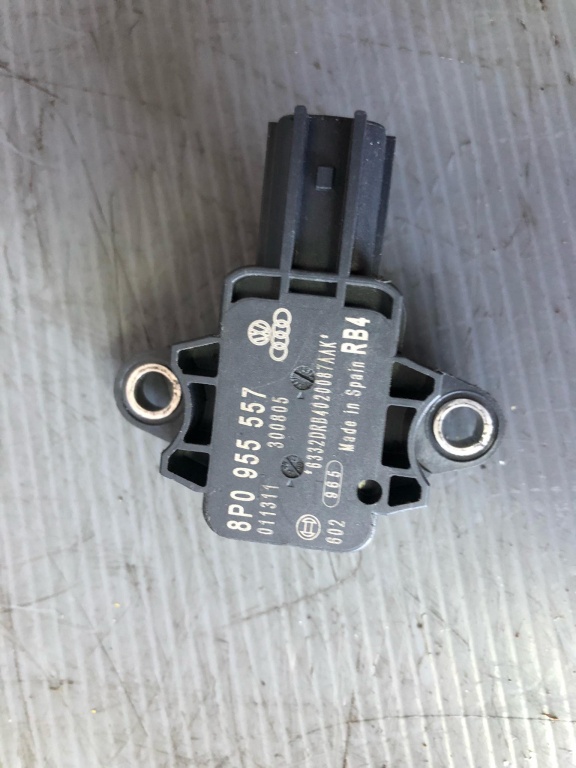 Senzor impact audi a4 b7 8p0955557