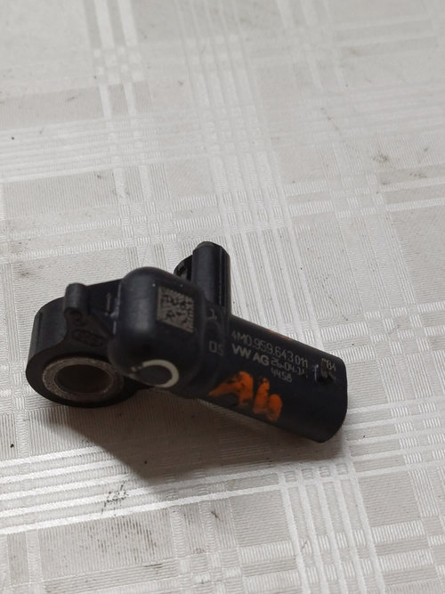 Senzor impact Audi A4 B9 - Motorina 2017, 4M0959643
