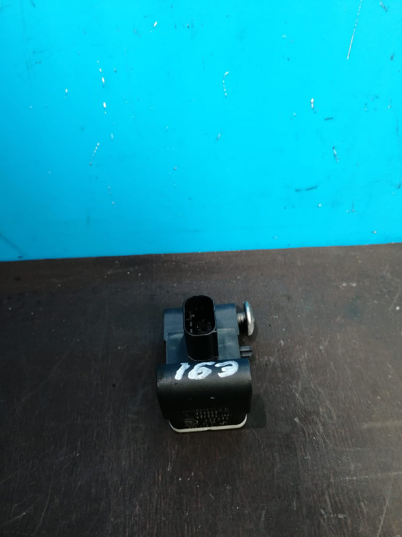 Senzor impact BMW E90 E91 6911003