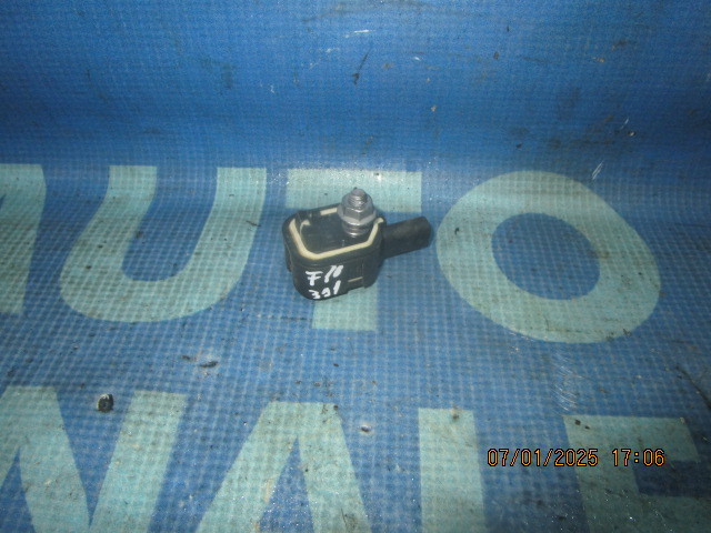 Senzor impact BMW F10 ;9224178