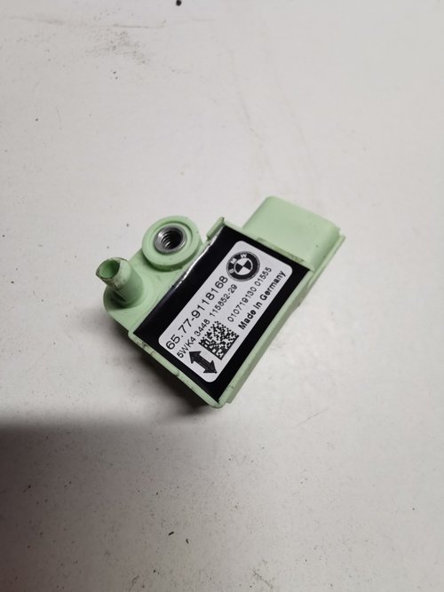 Senzor impact Bmw seria 5 E60 E61 Facelift LCI 65 77 9118168 5WK43448