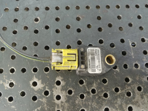 Senzor impact dodge caliber dupa 2006 p04896061aa