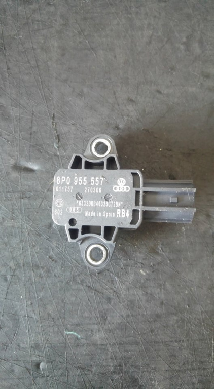 Senzor impact dreapta fata audi a4 b7 8p0955557