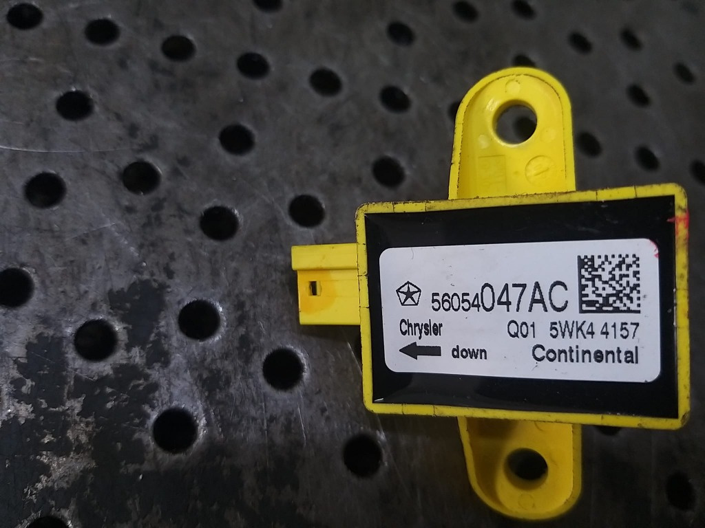 Senzor impact dreapta fata dodge journey 56054047ac