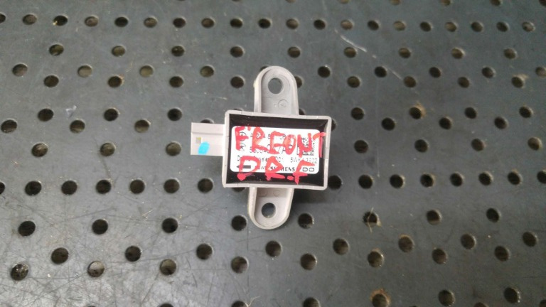 Senzor impact dreapta fata fiat freemont 345 a2048210651 56054047ab
