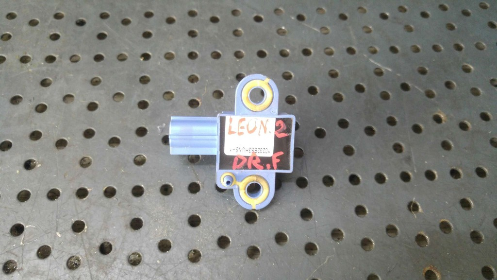 Senzor impact dreapta fata seat leon 1p 1k0955557a