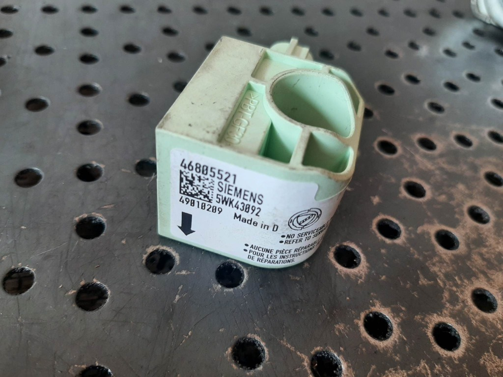 Senzor impact fiat stilo 192 2001-2010 46805521