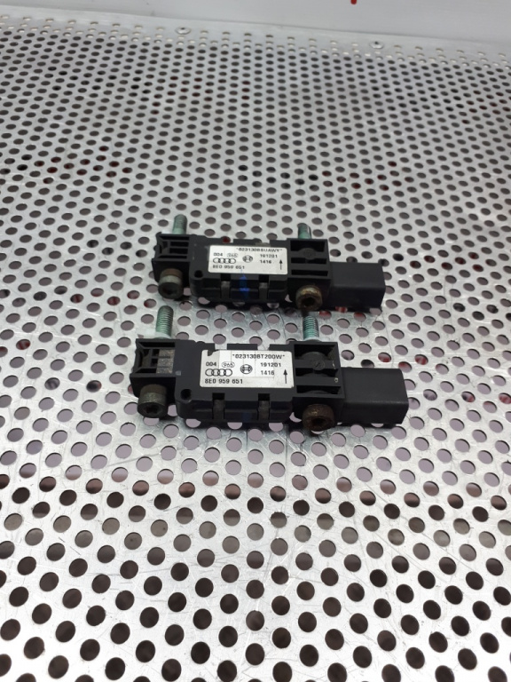 Senzor impact frontal airbag Audi A4 B6 1.9 TDI 2002 AWX OEM 8E0959651