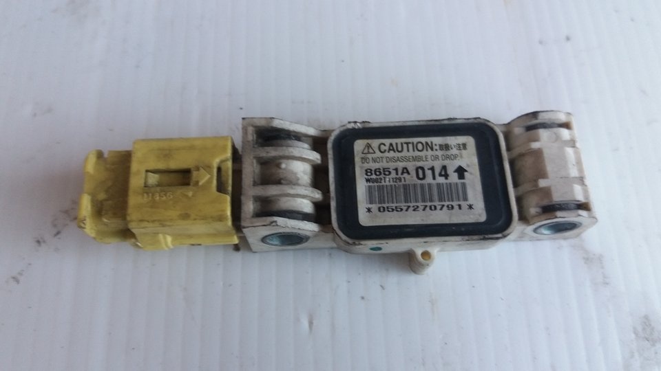 Senzor impact frontal mitsubishi grandis 2.0d di-d 2003-2011 8651a014
