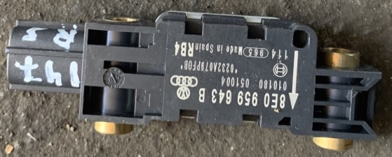 Senzor impact lateral dreapta spate 8E0959643B Audi A4 B7 [2004 - 2008] Avant wagon 5-usi 2.0 multitronic (131 hp) 2.0 - ALT