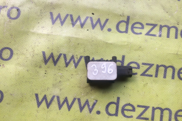 Senzor impact lateral fata stanga Cod: 0038202926 0038202926 Mercedes-Benz M-Class W164 [2005 - 2008] Crossover 5-usi ML 320 CDI 7G-Tronic (224 hp) V6 CDI - 642940 4MATIC