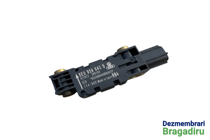 Senzor impact lateral spate dreapta Cod: 8E0959643B 8E0959643B Seat Exeo [2009 - 2012] Sedan 2.0 TDI MT (143 hp) Cod motor: CAGA, Cod culoare: LW7X