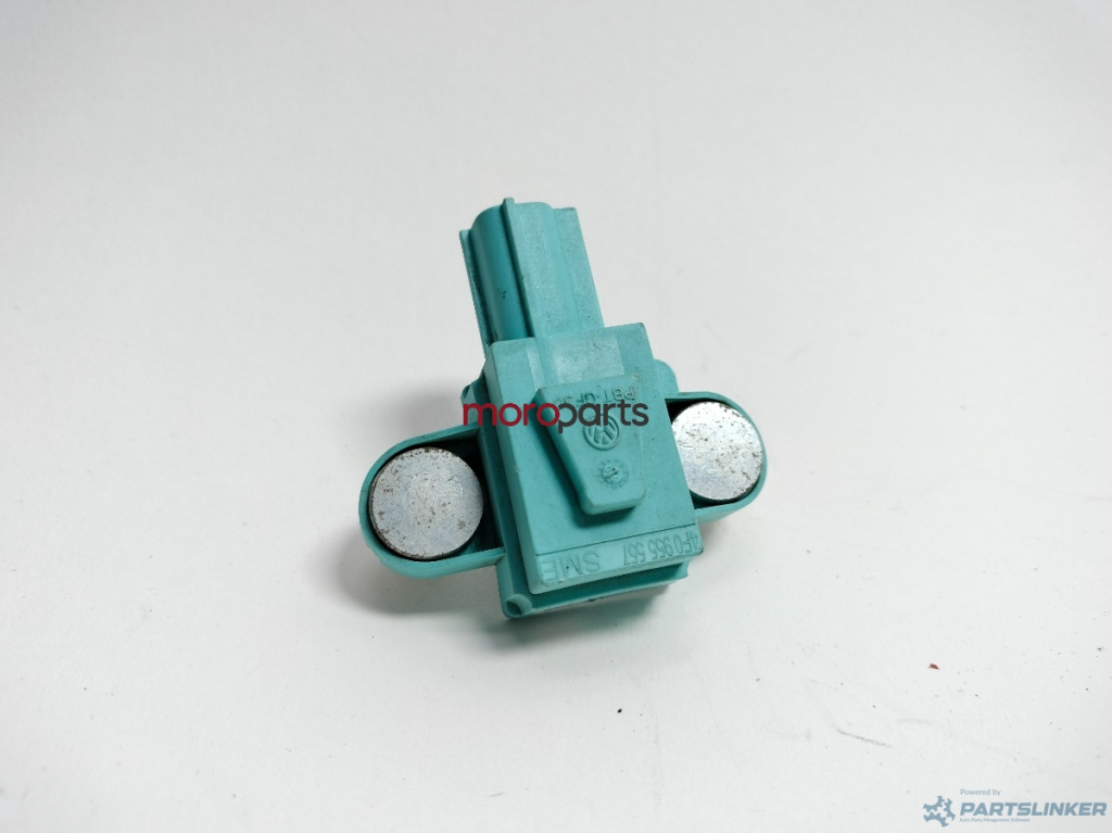 Senzor impact lateral usa fata Audi A6 4F C6 3.0 TDI BMK OEM 4F0955557