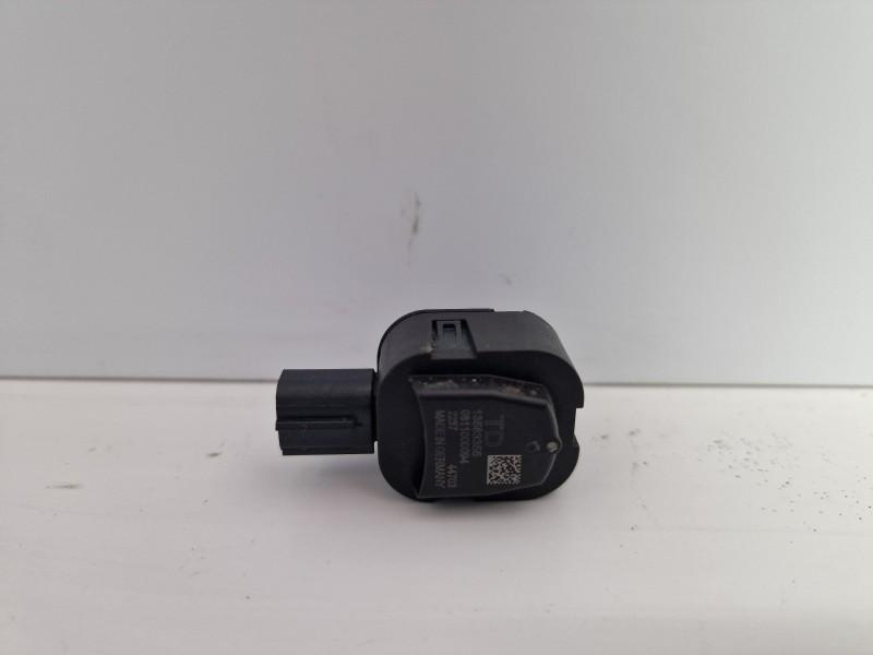 Senzor impact stanga Chevrolet Malibu 2012-> V300 13583355