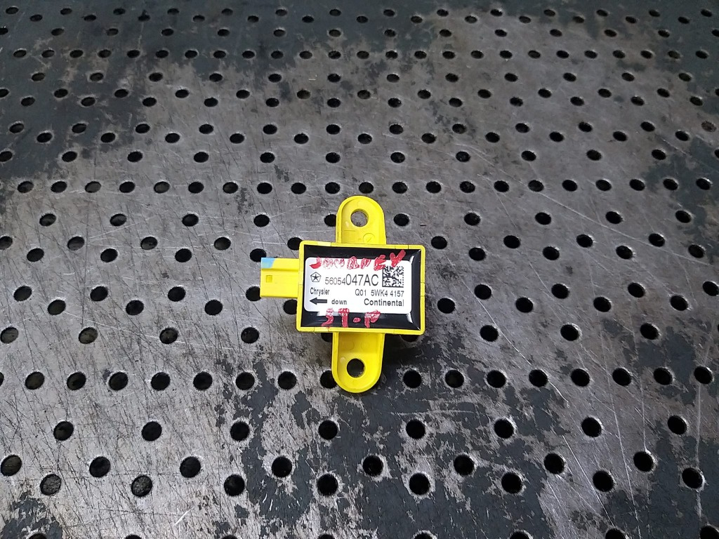 Senzor impact stanga fata dodge journey 56054047ac