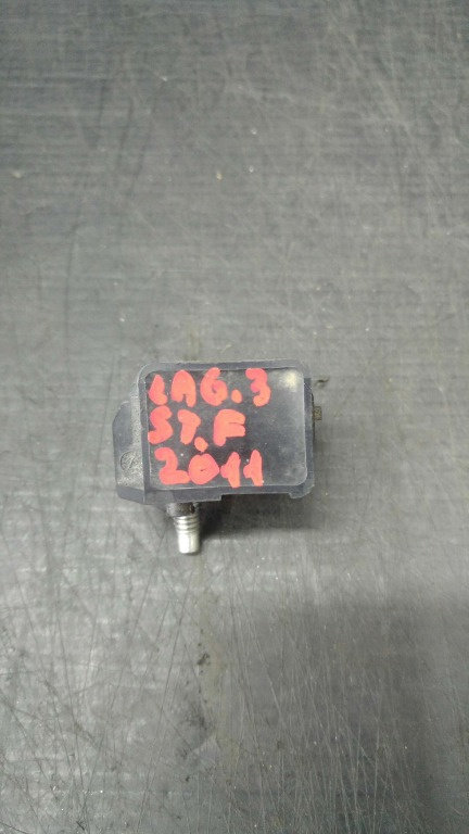 Senzor impact stanga fata renault laguna 3 bt0 1 988330001r