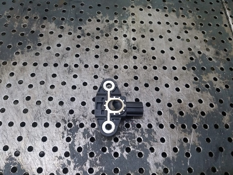 Senzor impact stanga fata vw passat b6 3c 5n0959354