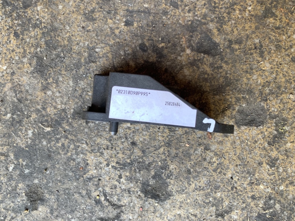 Senzor impact stanga Volkswagen VW Bora [1998 - 2005] Sedan 1.9 TDI MT (150 hp) (1J2)