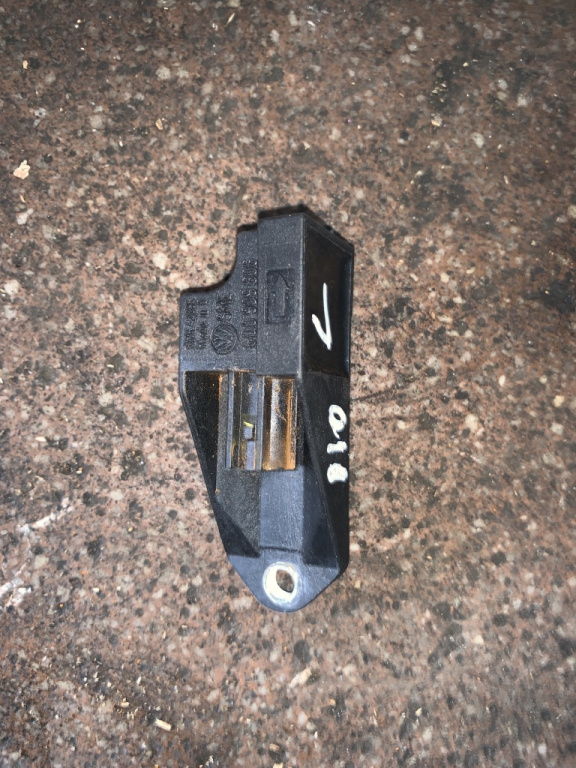 Senzor impact stanga Volkswagen VW Polo 4 9N [2001 - 2005] Hatchback 3-usi 1.2 MT (54 hp) (9N_) 1